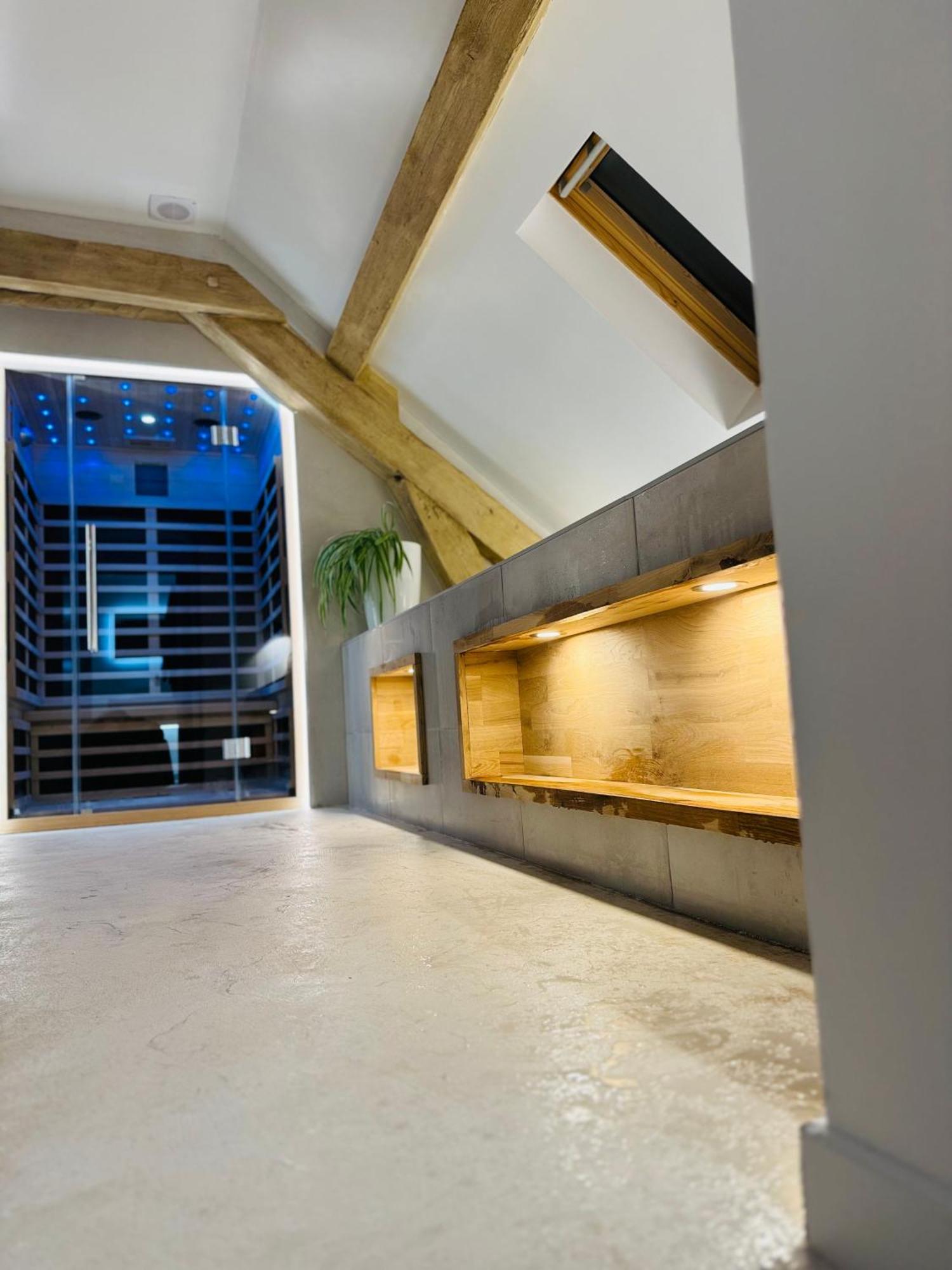 Superbe Avec • Sauna • • Massage Apartment *