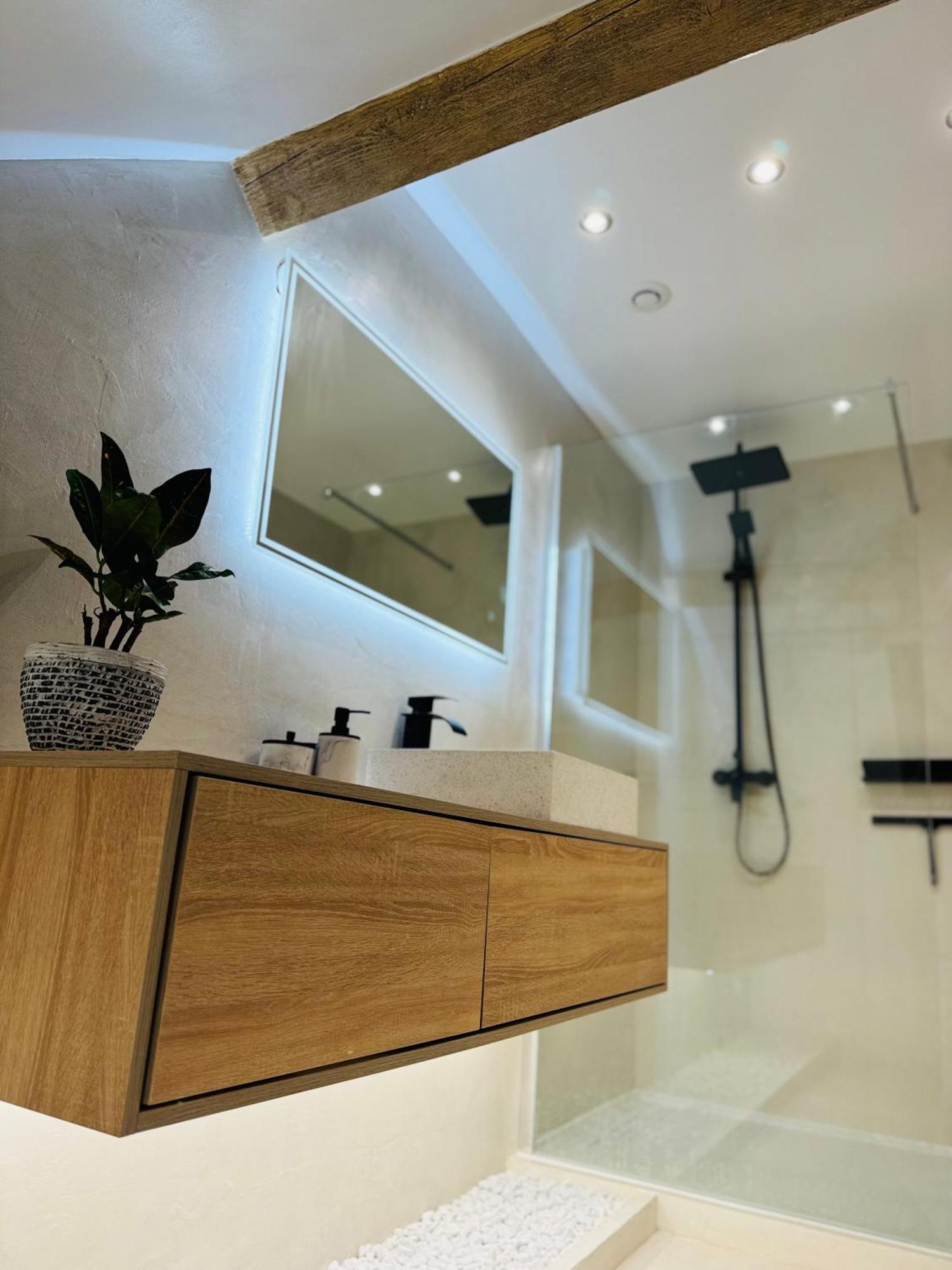 Superbe Avec • Sauna • • Massage Apartment Belfort