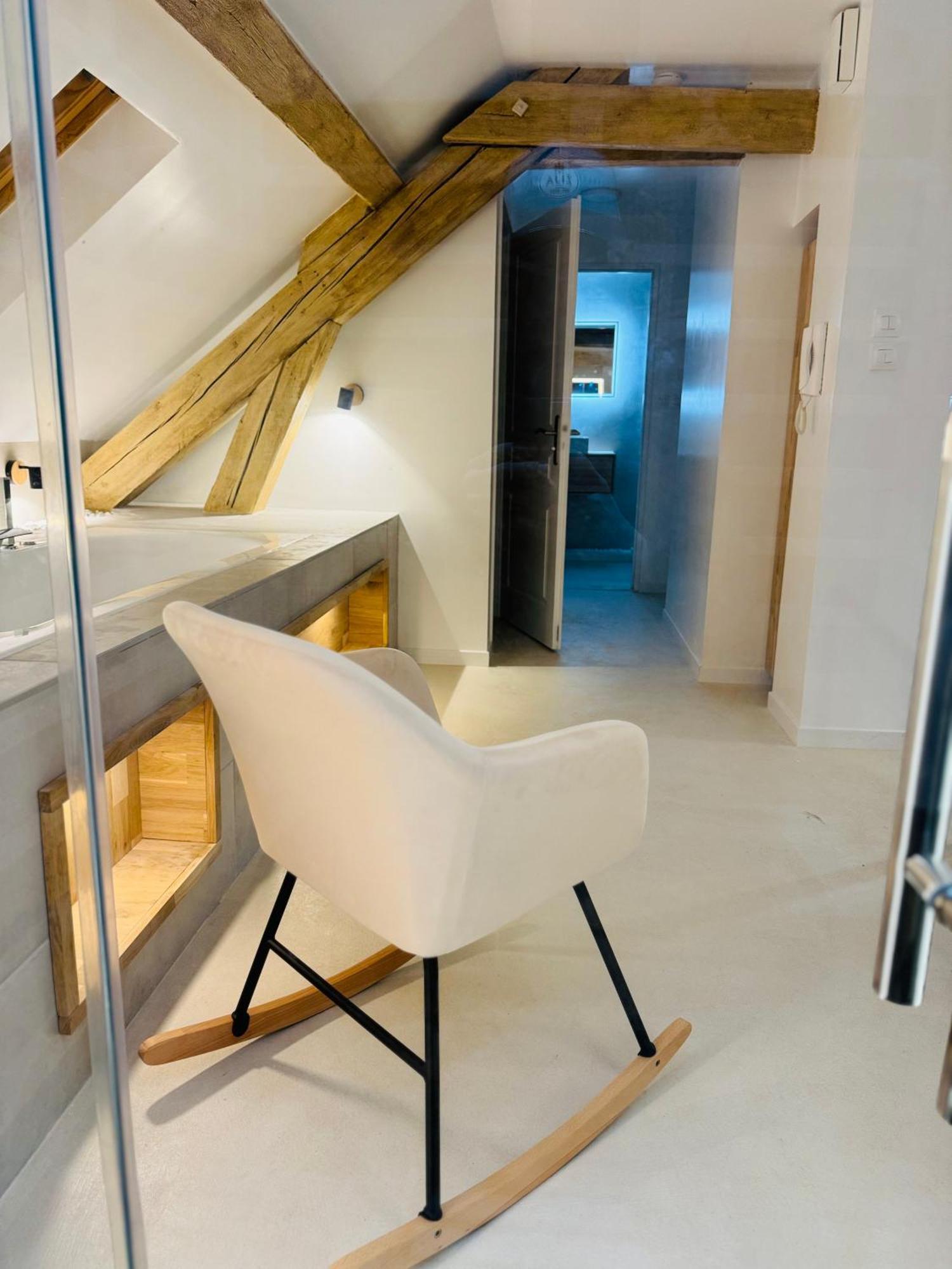 Superbe Avec • Sauna • • Massage * Belfort